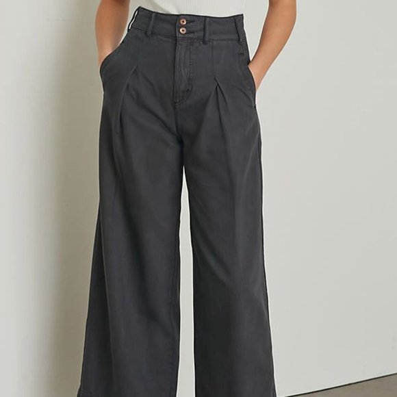 Anthropologie Denim - **NWT** Pilcro Ultra High-Rise Pleated Trouser Jeans
